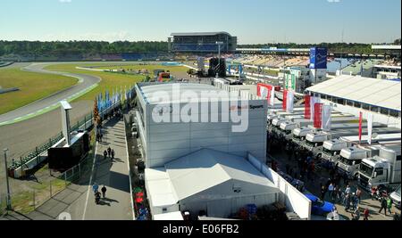 Hockenheim, Germany. 04th May, 2014. Visitors tour the drivers' camps before the first race of the season for the German Touring Car Masters (DTM) at the Hockenheimring in Hockenheim, Germany, 04 May 2014. Photo: UWE ANSPACH/dpa/Alamy Live News
