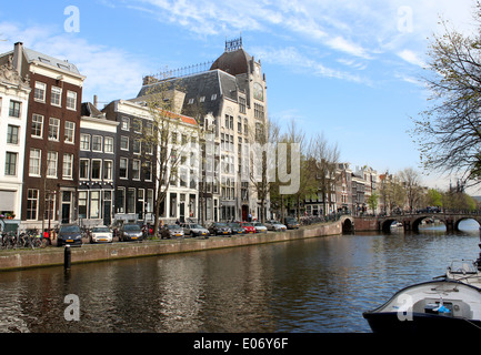 Keizersgracht canal in Amsterdam, with the Jugendstil Astoria building ...