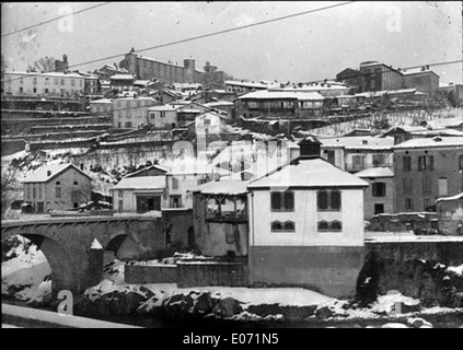 Vue générale de Saint-Lizier sous la neige, vue prise dans le train en marche, 4 janvier 1895 Stock Photo