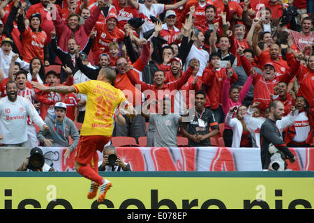 Porto Alegre, Brazil. 4th May, 2013. PORTO ALEGRE BRAZIL -04 May. D'Alessandro celebration in the match between the Internacional and Sport, corresponding to the second week of the Brazilian Championship, played at the Beira Rio stadium, on May 4, 2014 Photo: Luiz Munhoz/Urbanandsport/Nurphoto © Luiz Munhoz/NurPhoto/ZUMAPRESS.com/Alamy Live News Stock Photo