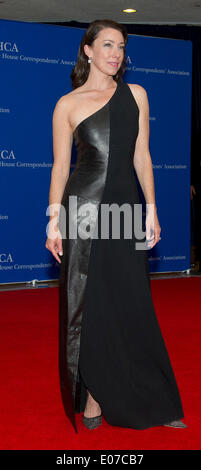 Molly Parker arrives for the 2014 White House Correspondents Association Annual Dinner at the Washington Hilton Hotel in Washington, D.C., USA, 03 May 2014. Photo: Ron Sachs / CNP (RESTRICTION: NO New York or New Jersey Newspapers or newspapers within a 75 mile radius of New York City) - NO WIRE SERVICE Stock Photo