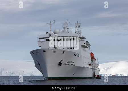 akademik sergey vavilov russian research ship in port lockroy antarctica Stock Photo
