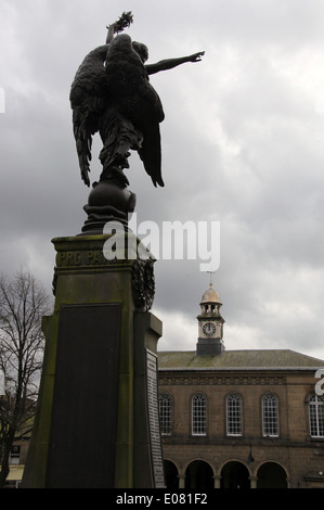 Glossop War Memorial in Norfolk Square Stock Photo