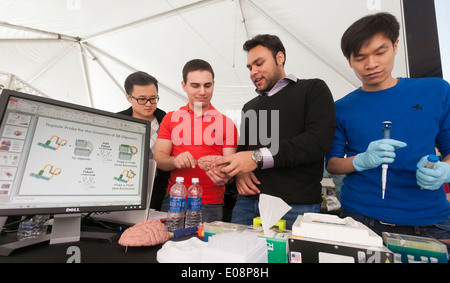 NYU-Polytechnic School of Engineering's second annual Research Expo in Brooklyn's 'Tech Triangle' in New York Stock Photo