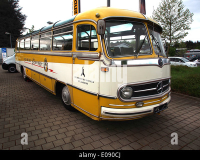 the-mercedes-benz-o-321-hl-is-