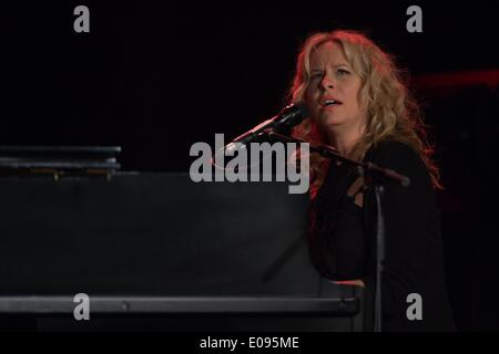 Mannheim, Badenwuertemberg, Deutschland. 6th May, 2014. Vonda Shepard during a concert at Capitol on May 06, 2014 in Mannheim, Germany. (Photo by Ulrich Roth) © Ulrich Roth/NurPhoto/ZUMAPRESS.com/Alamy Live News Stock Photo