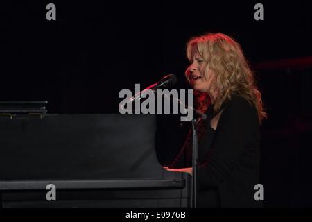 Mannheim, Badenwuertemberg, Deutschland. 6th May, 2014. Vonda Shepard during a concert at Capitol on May 06, 2014 in Mannheim, Germany. (Photo by Ulrich Roth) © Ulrich Roth/NurPhoto/ZUMAPRESS.com/Alamy Live News Stock Photo