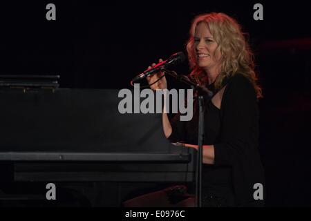 Mannheim, Badenwuertemberg, Deutschland. 6th May, 2014. Vonda Shepard during a concert at Capitol on May 06, 2014 in Mannheim, Germany. (Photo by Ulrich Roth) © Ulrich Roth/NurPhoto/ZUMAPRESS.com/Alamy Live News Stock Photo