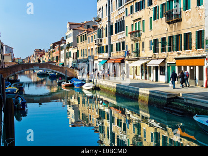 A view of the unique city of Vendig in Italy. Fondamenta degli Ormesini, Eine Ansicht der einzigartigen Stadt Vendig in Italien. Stock Photo