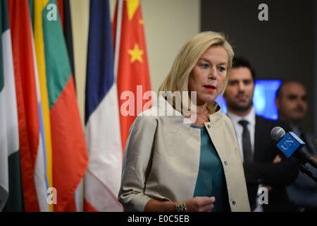 (140508) -- NEW YORK, May 8, 2014 (Xinhua) -- Sigrid Kaag, the special coordinator of the Joint Mission of the Organisation for the Prohibition of Chemical Weapons (OPCW) and the United Nations, briefs reporters after a Security Council meeting on Syria, at the UN headquarters in New York, on May 8, 2014. Kaag, head of the international mission overseeing the destruction of Syria's chemical weapons, urged countries with influence on the armed groups in Syria to ensure unfettered access in the world efforts to remove the remaining lethal stockpile in the war-torn country. (Xinhua/Niu Xiaolei) Stock Photo