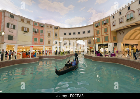 Doha. Qatar. Villaggio shopping mall. Stock Photo