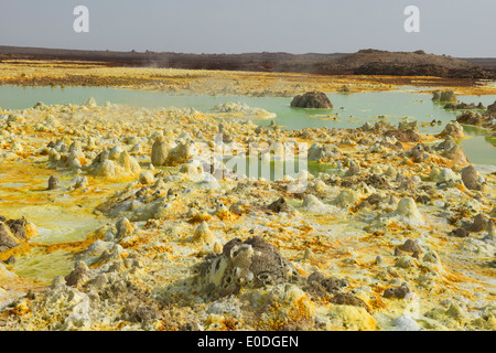 The surreal volcanic landscape of Dallol in the Danakil Depression, Ethiopia Stock Photo