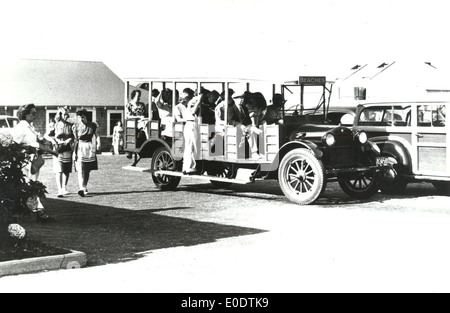Cliffside Beach Bus, 1941 Stock Photo