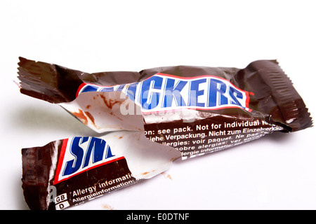 30-Year-Old-Snickers – Wrappers Recovered