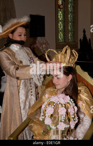 Hayes,UK,10th May 2014,The crowning ceremony of The London May Queen Robyn Try took place in Hayes Church, Ken Credit: Keith Larby/Alamy Live News Stock Photo