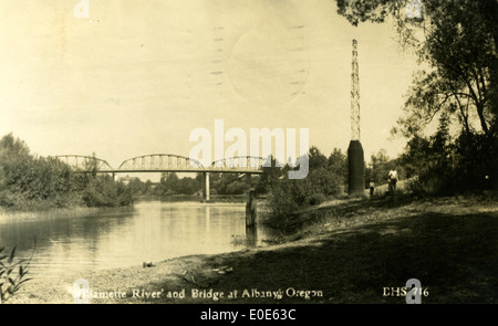 Willamette River and Bridge at Albany, Oregon Stock Photo