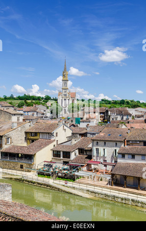 The old town of Nérac on the River Baïse, Nerac, Lot-et-Garonne, France Stock Photo