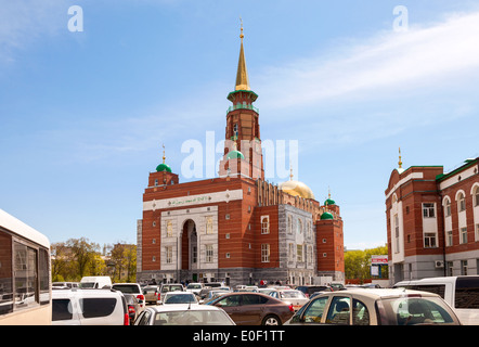 Samara Cathedral Mosque is one of the largest mosques in Russia. It was built in the late 1990s in red brick. The minaret rises Stock Photo