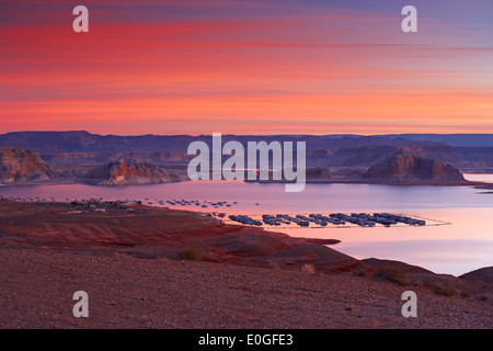 Lake Powell, Wahweap Bay and Wahweap Marina in the morning, Glen Canyon National Recreation Area, Arizona and Utah, USA, America