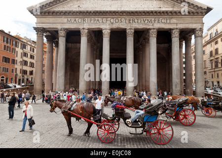 Horse and carriages at the Pantheon, Piazza della Rotonda, Rome city center, Rome Italy Europe Stock Photo