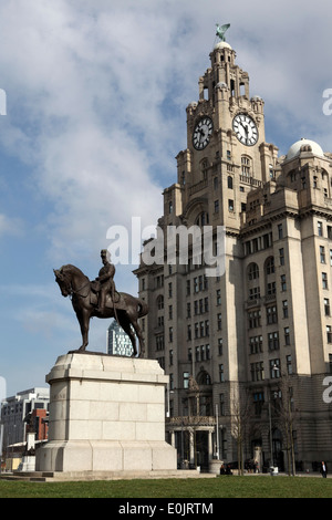 Statue of King Edward VII, in front of the Liver Building, on the Pier Head in Liverpool. Stock Photo
