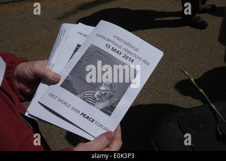 London, UK . 15th May, 2014. Relatives and supporters of those who have stood against war gathered in a rememberence ceremony to honour  the conscientious objectors of WW1 Credit:  Rachel Megawhat/Alamy Live News Stock Photo