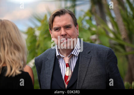 Cannes, France. 15th May, 2014. British actor Timothy Spall poses during the photocall for the movie 'Mr Turner' at the 67th annual Cannes Film Festival, in Cannes, France, 15 May 2014. The movie is presented in the Official Competition of the festival which runs from 14 to 25 May. Photo: Hubert Boesl /dpa NO WIRE SERVICE/dpa/Alamy Live News Stock Photo