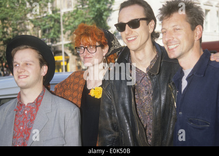 Fairground attraction band hi-res stock photography and images - Alamy