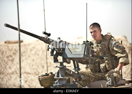 Highlander Mark Mackenzie, 4th Battalion, The Highlanders, Royal Regiment of Scotland, and a native of Stoneaway, Scotland, com Stock Photo