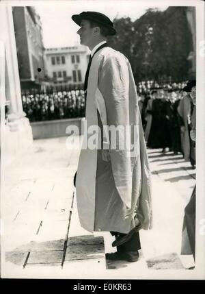 Jun. 06, 1946 - Cap and Gown for Lord Louis Mountbatten Received Cambridge Honorary Degree: Admiral Lord Louis mountbatten, leader of the South Asia Campaign was among the prominent personalities who received the honorary degrees of Cambridge University today. They included the prime Minister, Mr. Attlee, Spaak Belgian Foreign Minister and President of U.N.O. Assembly, Ach bishop of Canterbury, General Sir William Setm and others. Photo shows Lord Louis Mountbatten wearing Cap and Gown entering the senate House, Cambridge. Stock Photo