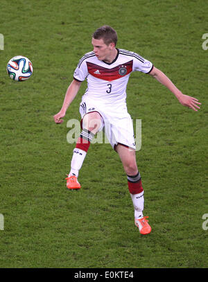 Hamburg, Germany. 13th May, 2014. Germany's Matthias Ginter in during the international friendly soccer match Germany vs Poland in Hamburg, Germany, 13 May 2014. Photo: Axel Heimken/dpa/Alamy Live News Stock Photo