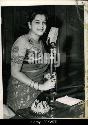 Aug. 16, 1951 - India celebrates it's day of independence! The High Commissioner for India in England invited his compatriots and friends to celebrate India's independence at India House - Aldwych in London. Pictured: Indian film star Nalini Jaywant sings for the guests. Stock Photo