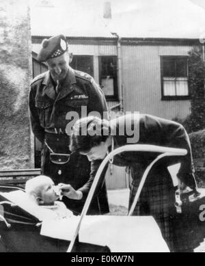 Queen Elizabeth II and Colonel Neilson with Princess Anne Stock Photo