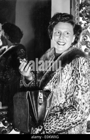 Film-maker Leni Riefenstahl getting ready to go out Stock Photo