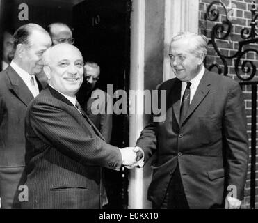 Prime Minister Amintore Fanfani with Harold Wilson Stock Photo