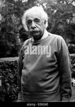 Professor Albert Einstein outside his home in Princeton Stock Photo