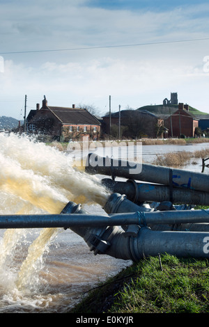 Flooding on the Somerset Levels - flood water pumped into the River Parrett near Burrowbridge UK Feb 2014 Stock Photo