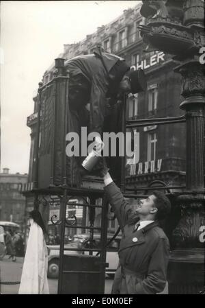 Feb. 02, 1953 - Assistance for the flood victims in Holland. young French federalists, showing that the European unit is on the Stock Photo