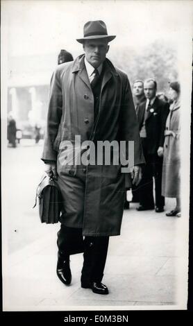 Jun. 06, 1953 - 2nd Day Of The Christie Murder Trial At the Old Bailey. Photo Shows: Chief Inspector Griffin arriving at the Old Bailey this morning. Stock Photo