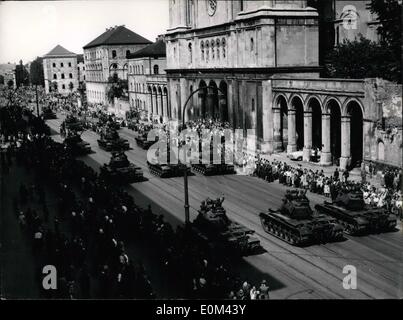 May 05, 1953 - US Army in Munich, Bavaria, Germany: US Army outfits assigned to Munich Military Post today celebrate the Army Day. Picked troops marched thru the Bavarian capital to the King's Square (Koenigsplatz). For the first time since the end of the war, the Munich population was given the chance to see eighteen 48-ton-tanks, and the best-fed, best-clothed and best trained soldiers of the world. Stock Photo