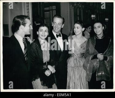 Aug. 08, 1953 - Stars attend first night of ''Cine-Bijou'' by the Ballets De Paris Roland Petit at the Stoll Theatre : Photo shows (L. to R.) Stephan Kaboysky, Nora Kovach, Robert Helpman, Margot Fonteyn and Natalie Leslie arriving at the Stoll Theatre for the Ballet last night. Stock Photo