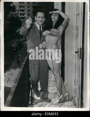 Porno suratlar, jinnilik, striptiz, Markaziy razvedka boshqarmasi mumkin