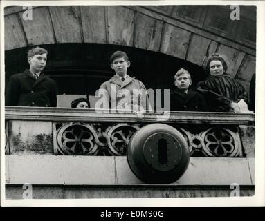 Feb. 02, 1954 - The Duke Of Gloucester Attends Memorial Service In Hyde Park: The Duke of Gloucester today attended the combined Cavalry Old Comrade' memorial service, in Hyde Park.Photo Shows The Duchess of Gloucester,. with her children, Prince William and Prince Richard - and Prince Michael of Kent (Centre), watching today's ceremony. Stock Photo