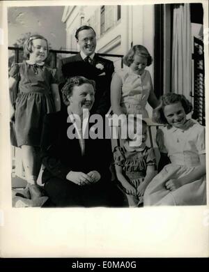 May 04, 1954 - Queen Juliana of the Netherlands prepares for visit to Britain.: Photo shows a happy study of the Dutch Royal Family - in preparation for the forthcoming visit to Britain of H.M. Queen Juliana - who is to receive the Honorary Freedom of the Carpenters' Company and to attend a parade of the Royal Sussex Regiment. Queen Juliana is seen in front with her youngest daughter Princess Marijke; and Princess Irene and their father Prince Bernhard is seen behind with on left Princess Margret and on right Crown Princess Beatrix Stock Photo