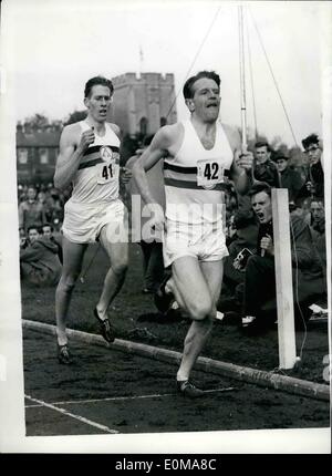 May 05, 1954 - Roger Bannister Does it. Runs mile in under four minutes: Britain's Roger Bajminister has done it. Last night he Stock Photo