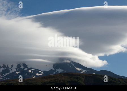 Lenticular cloud over mountain, Mount Ruapehu, Tongariro National Park, North Island, New Zealand Stock Photo