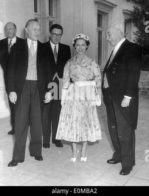 Princess Margaret meets politicians at Hammershmidt Villa Stock Photo