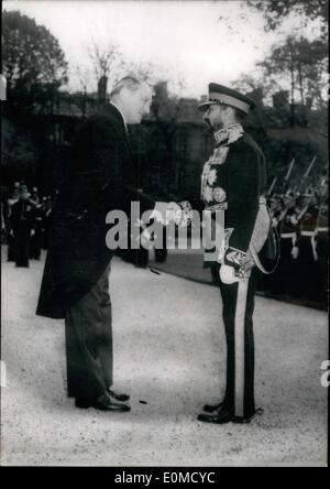 Oct. 10, 1954 - H.M. Haile Selassie arrives in Paris; President Rene Coty welcomes the emperor of Ethiopia in the garden of the Stock Photo