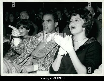 Sep. 09, 1954 - Rome/American actor Jacques Bergerac enjoies at Circus with his wife actress Dorothy Malone last night. at left, besides them is miss Maria Scicolone Sister of movie star Sophia Loren. Stock Photo