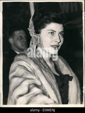 Feb. 02, 1955 - Queen Soraya Of Persia Attends London Fashion